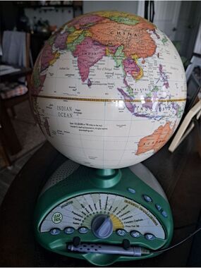 VTG Leap Frog Interactive Talking Smart Globe Eureka Challenge Geography Stylus
